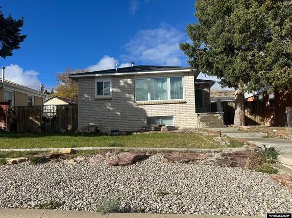1109 High St, Rawlins, WY 82301