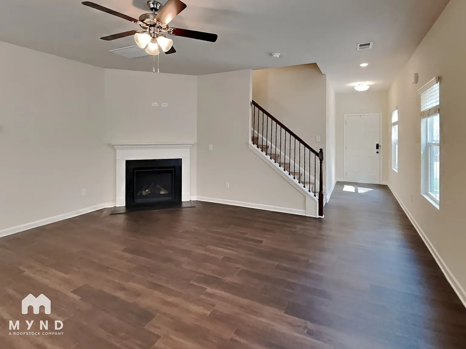 3 bed, 2.5 bath, 1960 sqft, $2,095 — Photo 4