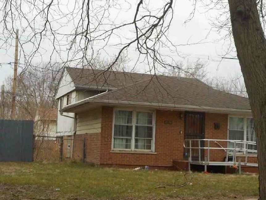 2nd image of 13120 S Rhodes Ave
