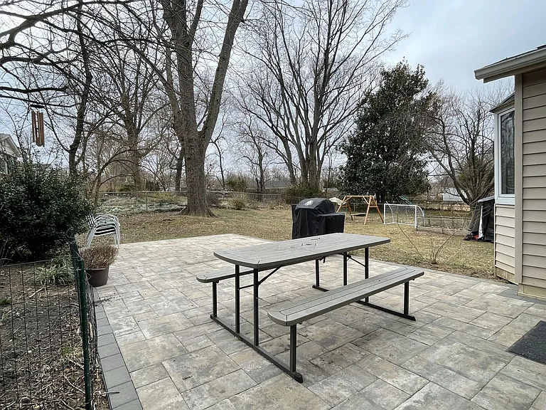 3502 Stark St — Photo 2