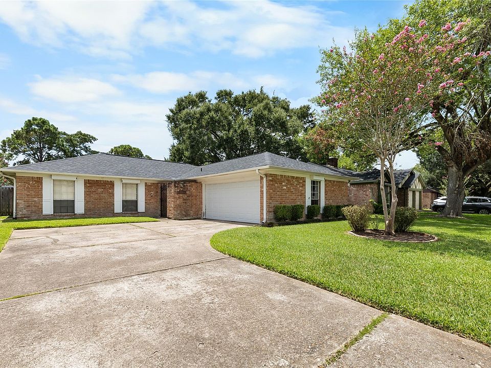 1st image of 16410 Hickory Knoll Dr