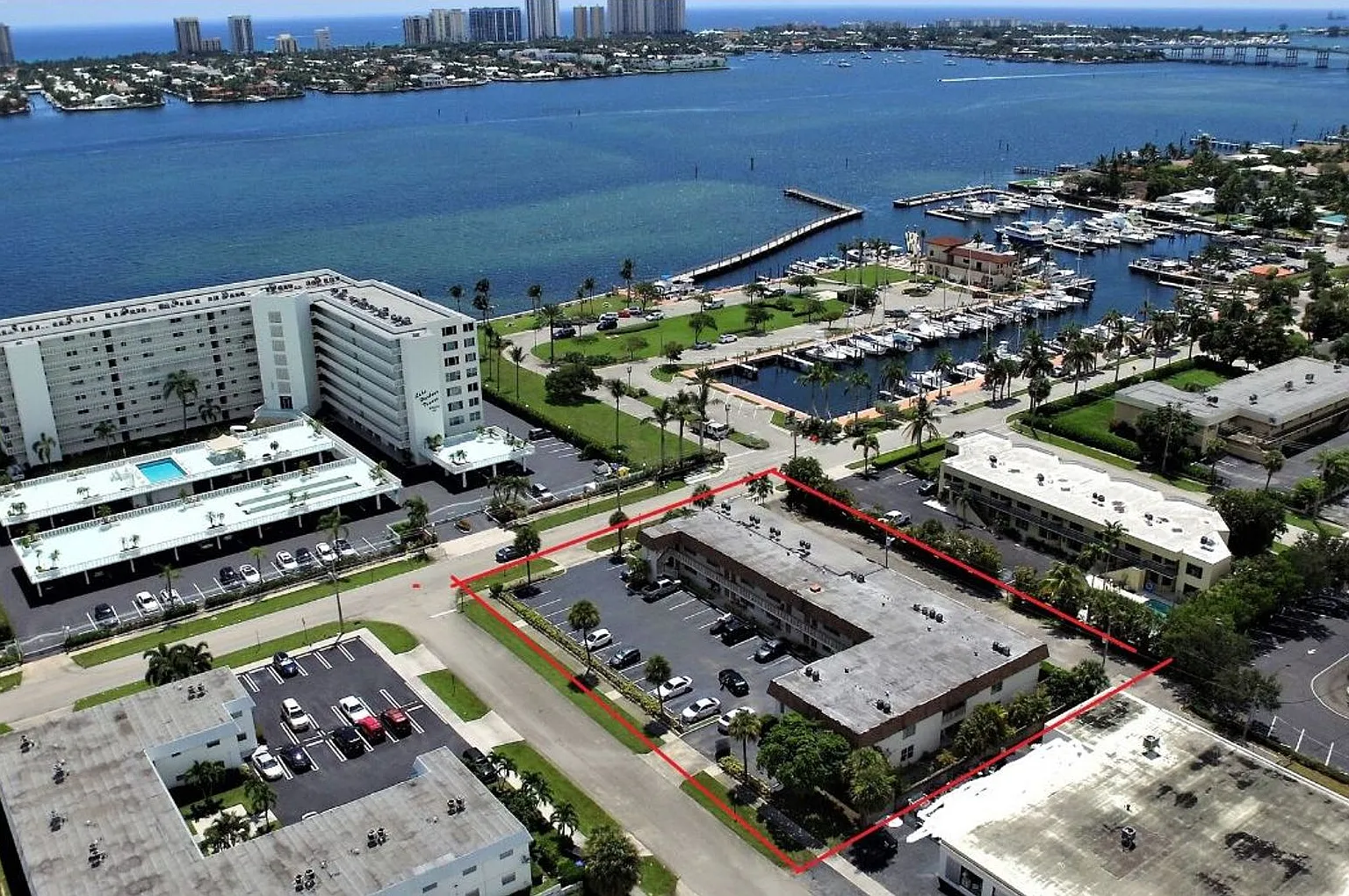 310 Lake Shore Dr West Palm Beach, FL 33403 — Photo 4