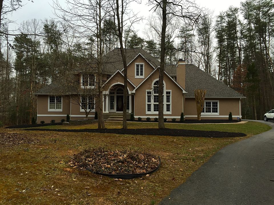 1st image of 7905 Waterford Dr