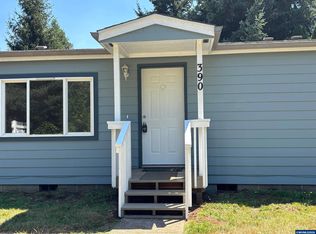 390 Montgomery St, Falls City, OR 97344