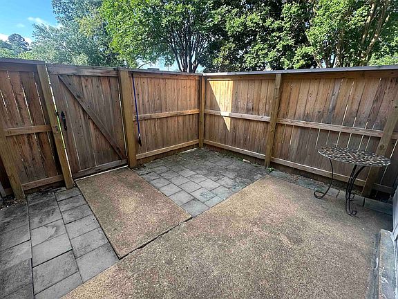 3rd image of 1727 Ridge Oak Pl Unit 1723