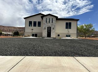 85 W Warren Ave, Colorado City, AZ 86021