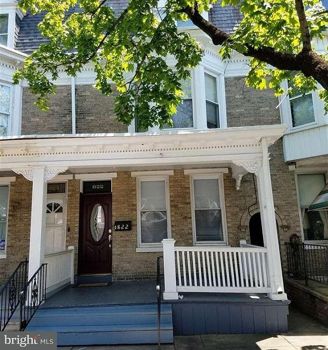 1st image of 822 E Philadelphia St