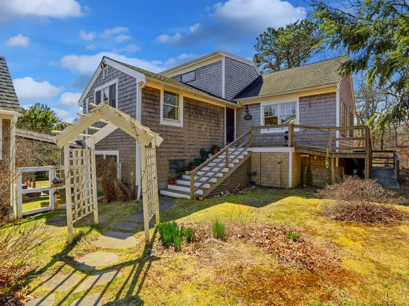 188 Vineyard Meadow Fms Rd, West Tisbury, MA 02575