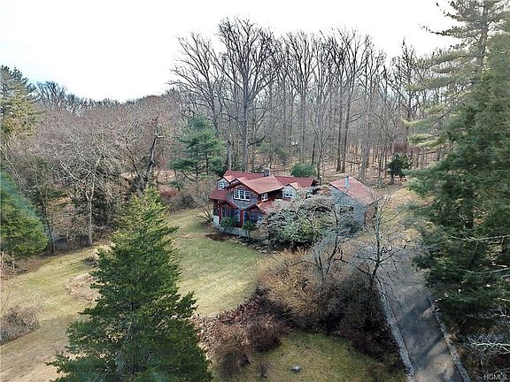 3rd image of 20 Pomona Ln