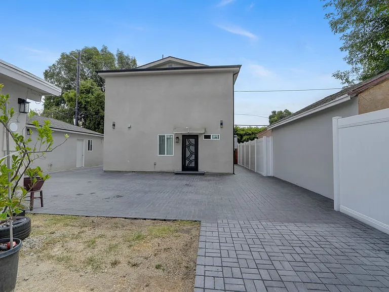 7744 Ostrom Ave — Photo 20