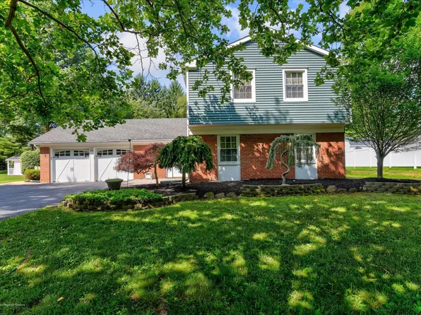 15 Vernon Rd, Marlboro, NJ 07746