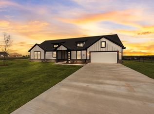 120 Clear Creek Ln, Rhome, TX 76078