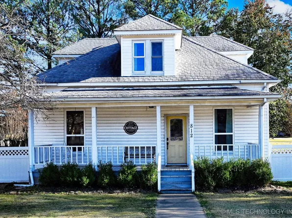 812 N Main St, Gore, OK 74435