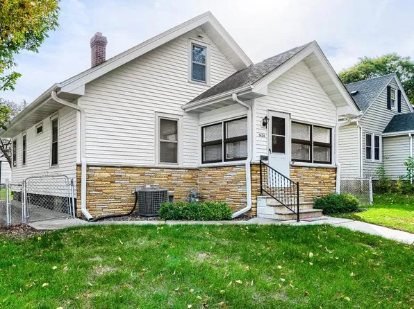 1428 Hazel St N, Saint Paul, MN 55119