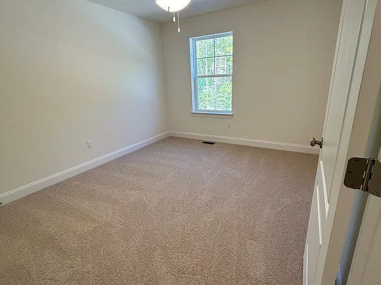 724 Sylvia St — Photo 30