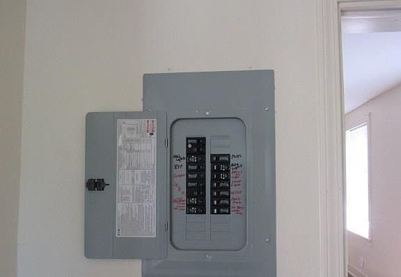 5th image of 94 Bristol St