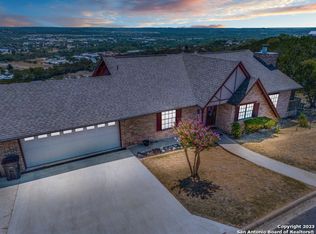 315 Loma Vista Dr, Kerrville, TX 78028