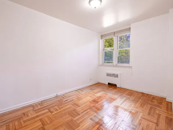 80 Knolls Crescent image 11 of 20