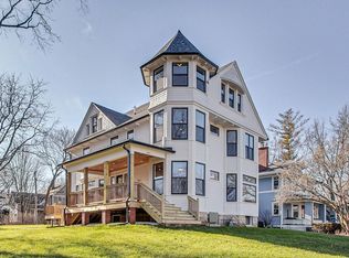 843 Maple Ave, Downers Grove, IL 60515