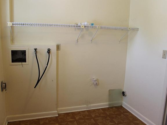 5th image of 6443 Bayfield Dr