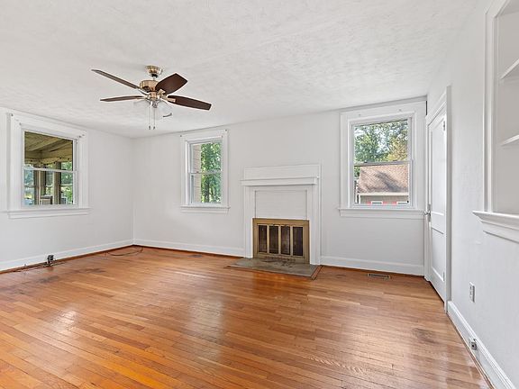 3rd image of 216 Timberlake Dr