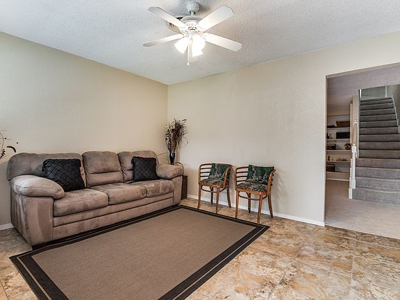 4th image of 415 Lynda Ln
