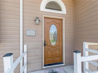 825 Woodland Dr, Grain Valley, MO 64029
