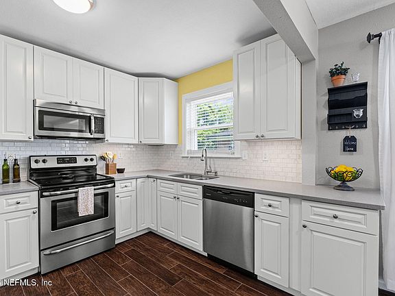 4th image of 2745 MYRA Street