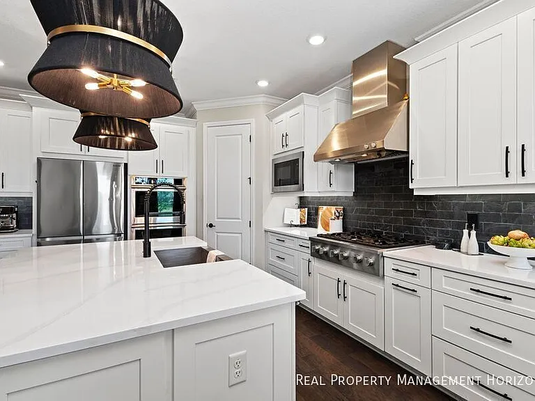4430 Pond Brook Ct — Photo 17