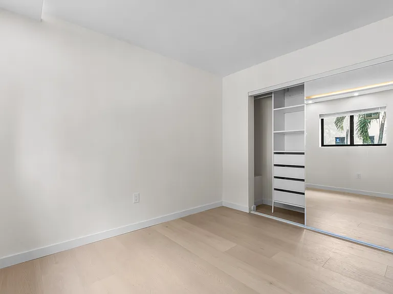 3226 Mary St #1 — Photo 8