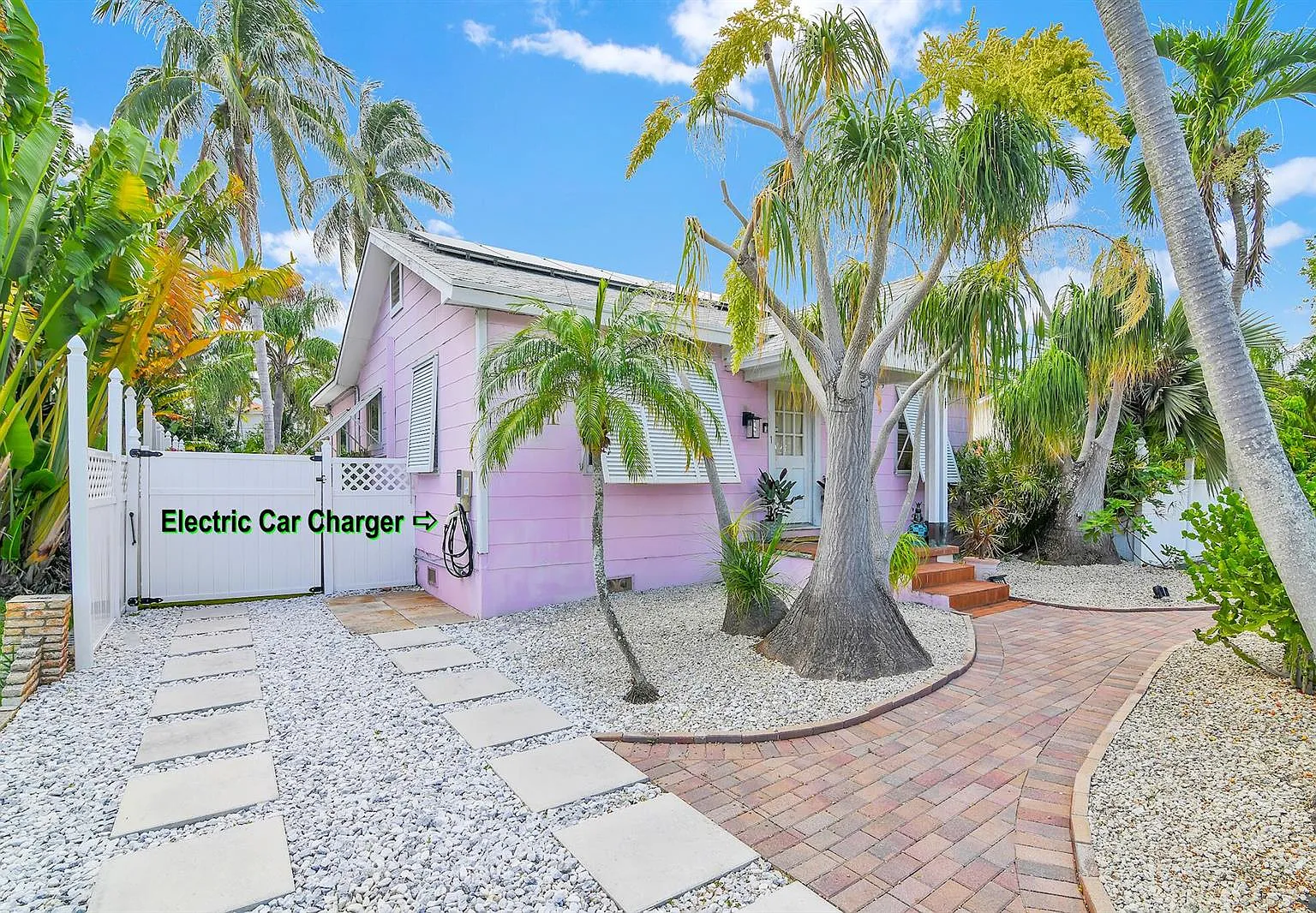3 bed, 3.0 bath, 2012 sqft, $10,000 — Photo 4