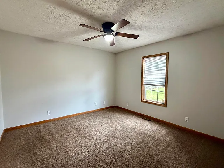 320B Samantha Cv #318/320 — Photo 6