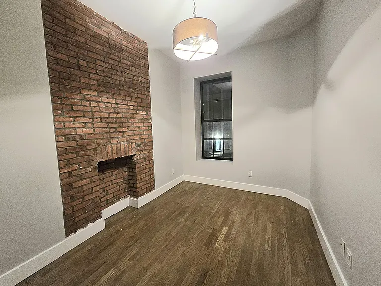 2332 Tilden Ave #2P — Photo 7