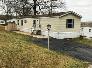 2663 Oakwood Heights Dr, Stewartstown, PA 17363