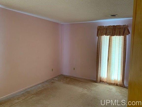 2nd image of 2000 Lake Shore Dr APT B