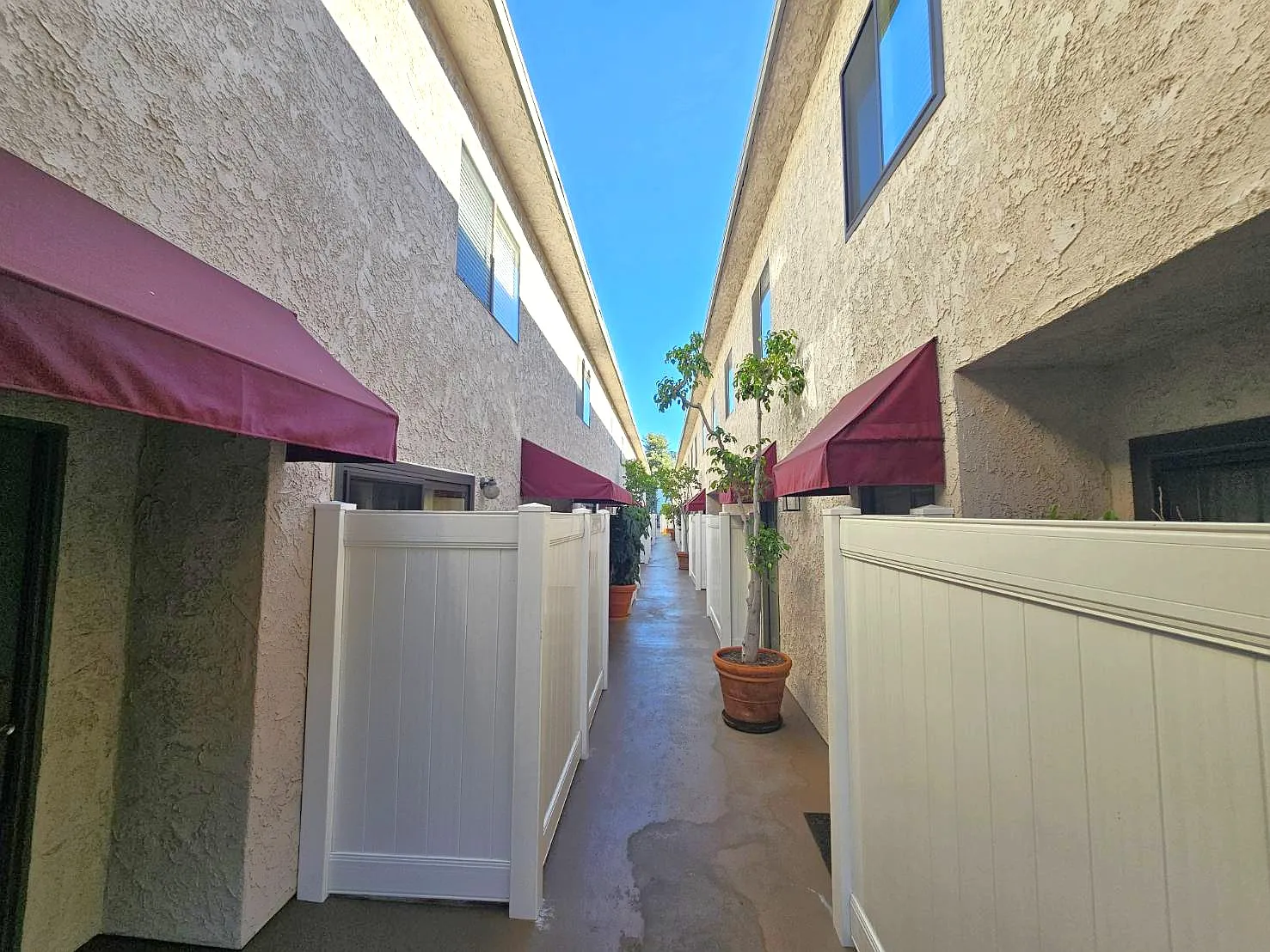 11100 Acama St — Photo 3