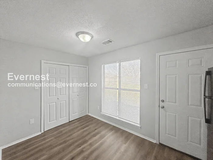 6270 Jamestown Dr — Photo 4