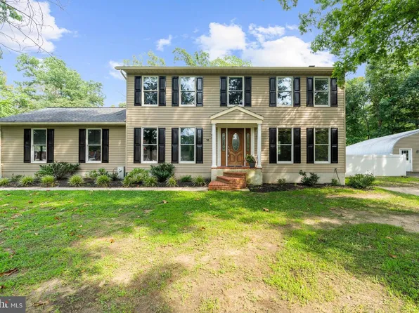 15 Dorothy Meeks Ln, Pasadena, MD 21122