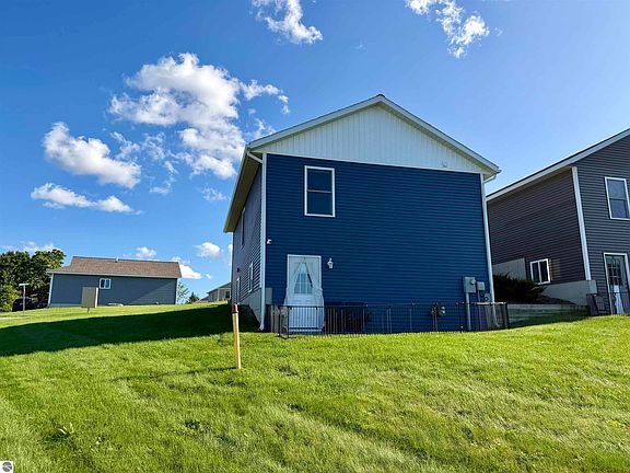 3rd image of 1116 Basil Pl