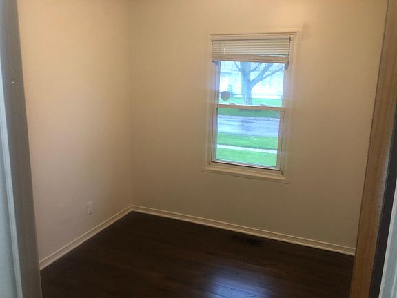 3rd image of 22254 Clyde Ave