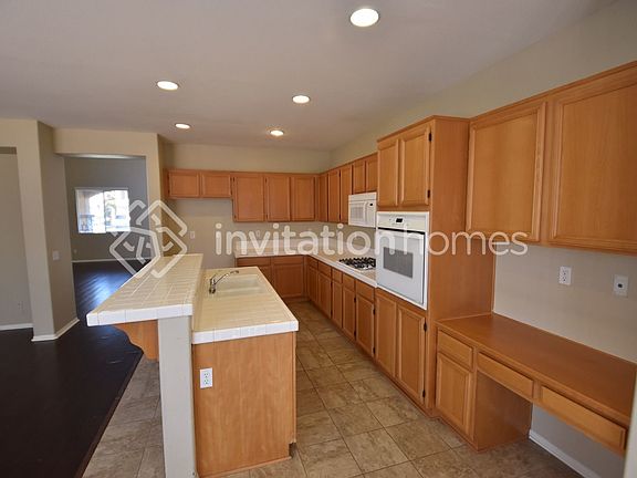 5th image of 29077 Bobcat Dr