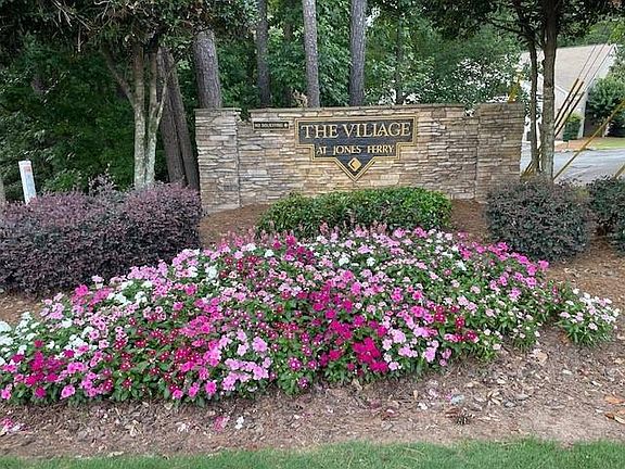 2nd image of 850 Braesridge Way