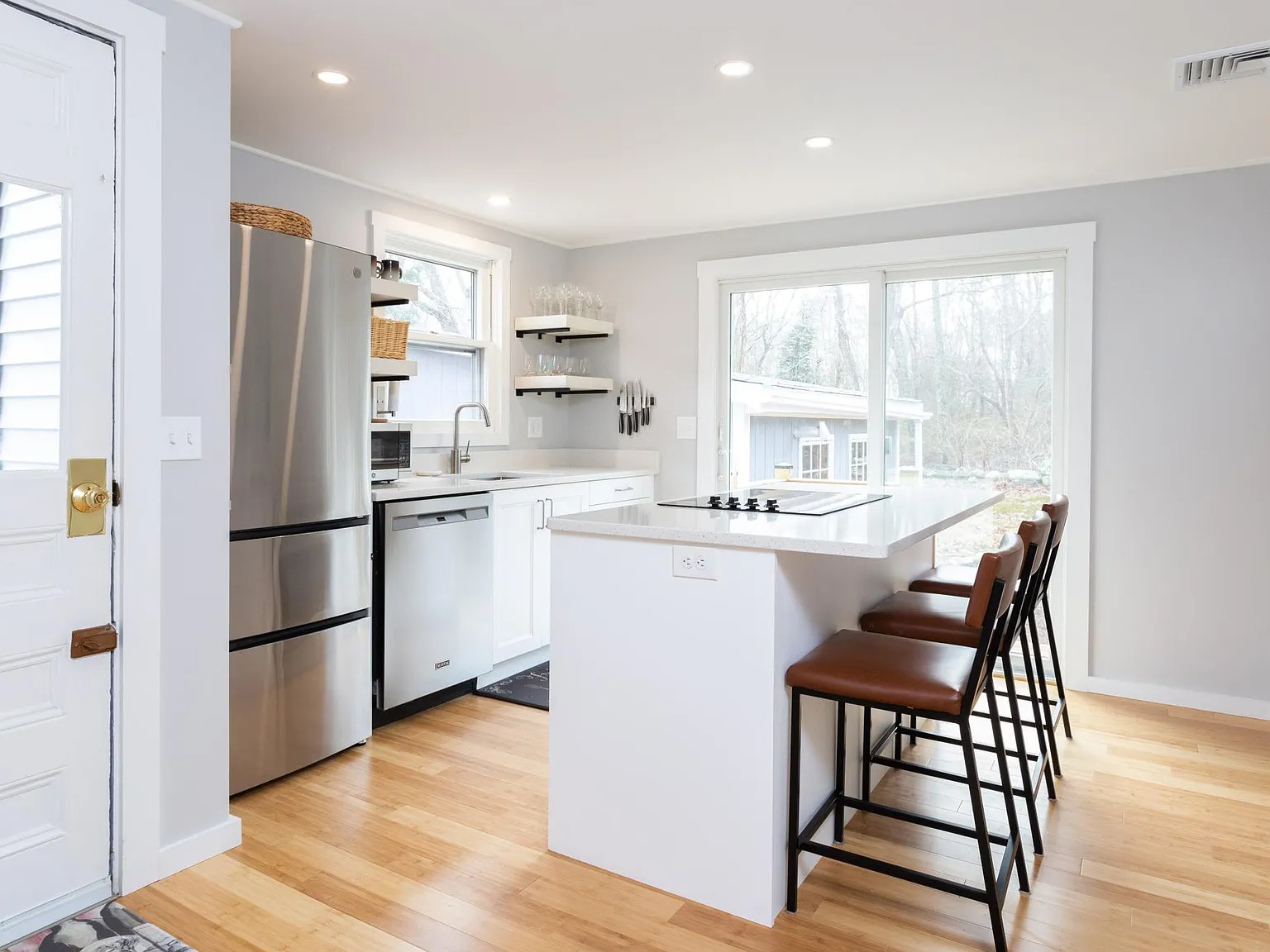 2 bed, 1000 sqft, $2,700 — Photo 4