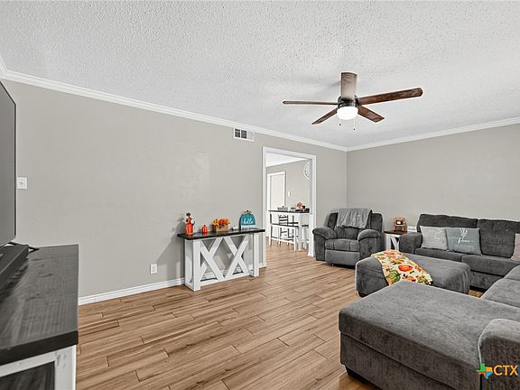 5th image of 521 Phoenix Dr