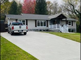 5621 Lawrence Rd, Knoxville, TN 37912