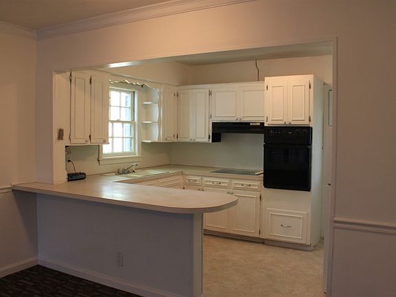5th image of 4514 Saint Francis Ave
