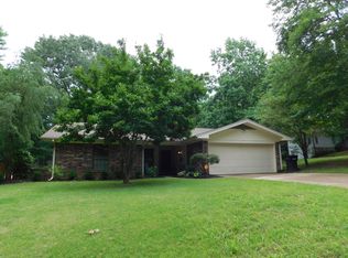 1695 Bogey St, Batesville, AR 72501