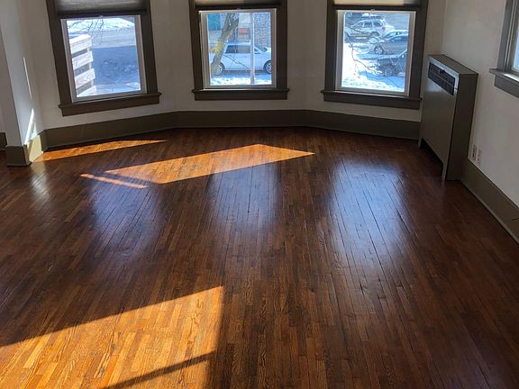 3rd image of 428 W Lexington Ave