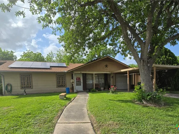 1815 Justice Dr, Port Lavaca, TX 77979