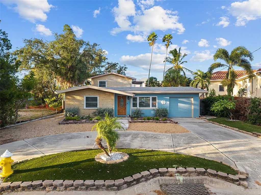 4 bed, 3.0 bath, 2437 sqft, $8,000 — Photo 3